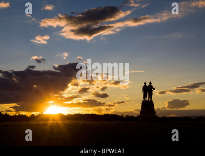 La guerre civile américaine - 73e d'infanterie de New York monument pendant le coucher du soleil. Gettysburg, Pennsylvanie, USA Banque D'Images