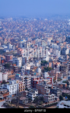 Sur la ville de Swayambhunath, le Monkey Temple, Katmandou, Népal Banque D'Images