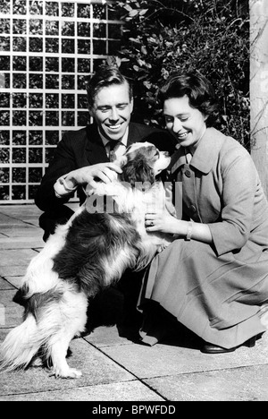 ANTHONY ARMSTRONG JONES & PRINCESS MARGARET FAMILLE ROYALE BRITANNIQUE 23 juin 1974 PARAMOUNT Banque D'Images