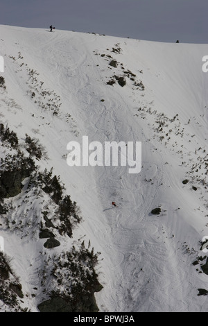 Tuckerman Ravine les skieurs sur le Mt. Washington dans les Montagnes Blanches du New Hampshire Banque D'Images