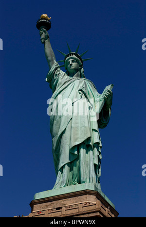 Statue de la liberté New York NY monument historique donnée à l'Amérique par les Français à marquer leur indépendance. Le 04 juillet. Banque D'Images