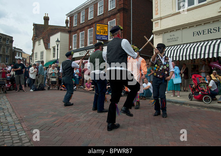 Morris Dancers performing Festival Hop Faversham faversham Kent England UK Banque D'Images