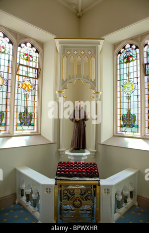 L'Irlande du Nord, Belfast, marchés, salon, St Malachy's Église catholique de l'intérieur, restauré en 2010. Banque D'Images