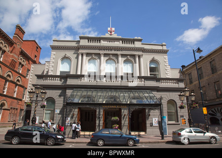 L'Irlande du Nord, Belfast, Bedford Street, l'extérieur de la salle de concert Ulster Hall. Banque D'Images