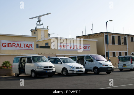 Un ensemble de photographies de Gibraltar, le Rocher de Gibraltar , la ville et le port (Port) Banque D'Images