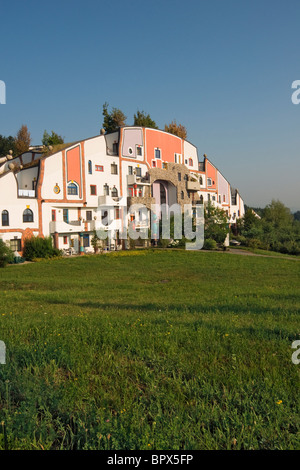 Steinhaus (maison en pierre), Bad Blumau Hot Springs Village Hôtel conçu par l'architecte Friedensreich Hundertwasser, Styrie, Autriche Banque D'Images