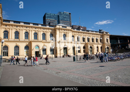 L'ancienne gare de l'est d'Oslo, converti en un centre commercial, une partie de la Gare Centrale d'Oslo, Oslo, Norvège. Banque D'Images