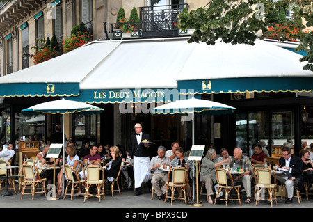 Les Deux Magots, café, Paris, France Banque D'Images