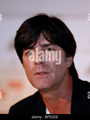 L'entraîneur de l'équipe d'nationalfootball allemand Joachim Loew lors d'une conférence de presse Banque D'Images