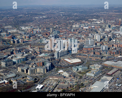 Holbeck Village, et le centre-ville de Leeds à partir de l'air, l'été 2010 Banque D'Images