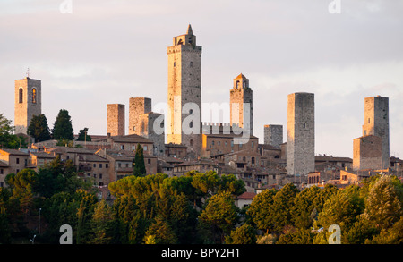 San Gimignano en Toscane, Italie, mediaval ville toscane, appelé Manhattan médiéval ou la ville italienne de tours Banque D'Images