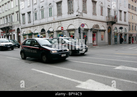 Voiture de police Carabinieri italiens Banque D'Images