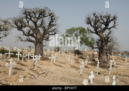 Cimetière, L'île de Fadiout composé de coquillages, Petit Côte, au Sénégal Banque D'Images