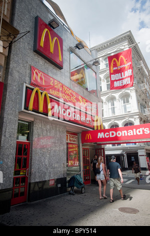 Restaurant McDonald's dans le Lower Manhattan à New York, le samedi 4 septembre 2010. (© Richard B. Levine) Banque D'Images