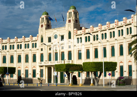 Palacio de la Asamblea ( Hôtel de Ville ) immeuble moderniste par Enrique Nieto . Plaza de España . Melilla.Espagne. Banque D'Images