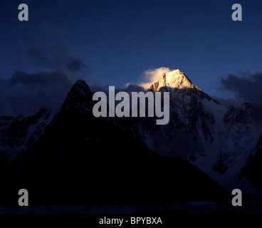 Sommet du Gasherbrum 4 au coucher du soleil,Karakorum Montagnes,Pakistan Banque D'Images