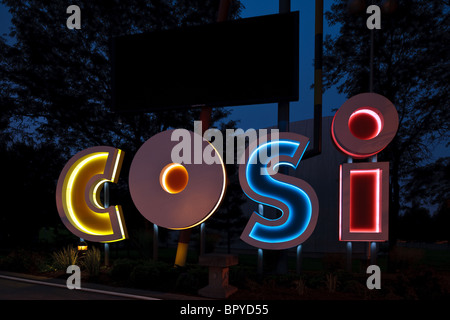 C.O.S.I. C.O.S.I. sign in front of building dans le centre-ville de Columbus en Ohio Banque D'Images