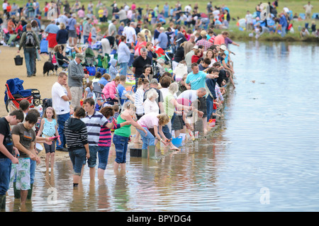 Walberswick, Suffolk. Le British Open championnat annuel des crabes à Walberswick. Banque D'Images