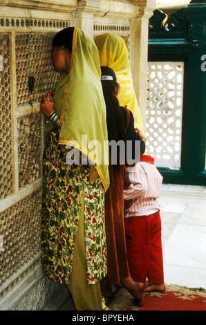 Hazrat Nizamuddin Sufi culte, Delhi, Inde Banque D'Images