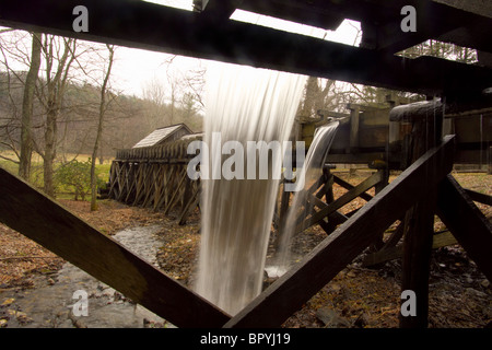 Vue d'un ancien moulin sur le Blue Ridge Parkway, Floyd, Virginie. Banque D'Images