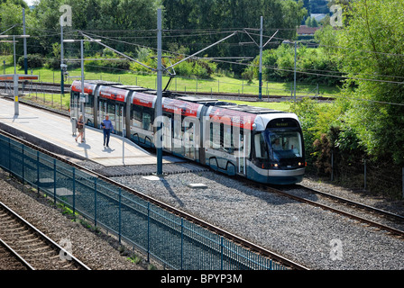 Tramway de Nottingham Express Transit quitter Highbury vale Nottingham England UK Banque D'Images