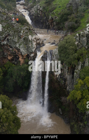 Photographie aérienne du Sa'ar cascade dans les hauteurs du Golan Banque D'Images