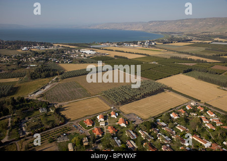 Photographie aérienne du champs de l'agriculture de la vallée du Jourdain, près de la mer de Galilée Banque D'Images