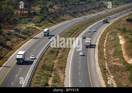 Photographie aérienne de la route à péage autoroute numéro 6 Banque D'Images