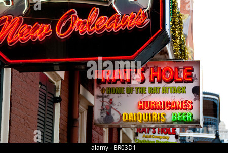 Enseignes au néon en quartier français de La Nouvelle-Orléans, Louisiane, Etats-Unis Banque D'Images