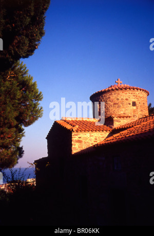 En dehors du village de Thermi se trouve la deuxième église la plus ancienne de l'île, Panayia Trouloti (la Vierge Marie du Dôme) Unfort Banque D'Images