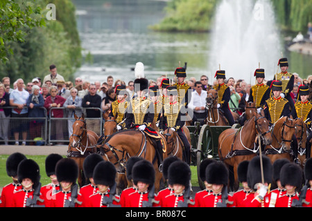 Des troupes du roi Royal Horse Artillery en face de St James's Park, 'Parade la couleur' 2010 Banque D'Images