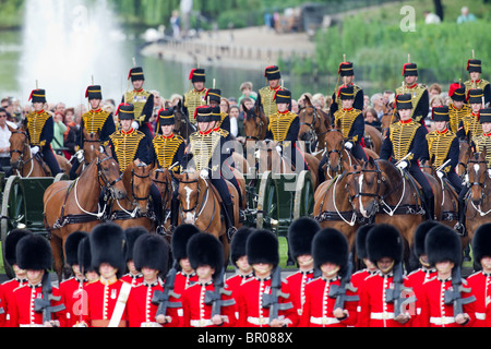 Des troupes du roi Royal Horse Artillery en face de St James's Park, 'Parade la couleur' 2010 Banque D'Images