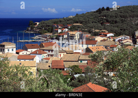 Paxos Gaios, ville capitale, toits surplombant la mer, la Grèce, le grec. Banque D'Images