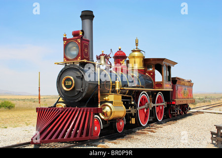 Union Pacific Railroad # 119 se trouve sur les rails du Golden Spike National Historic Site à Promontory Summit dans l'Utah. Banque D'Images
