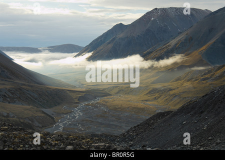 Nouvelle Zélande, île du Sud, Arrowsmith. Matin brouillard sur Ashburton River valley. Banque D'Images