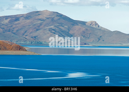 Raksas Tal Lake au Tibet. Banque D'Images