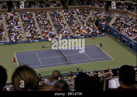 Flushing Meadows, Queens 7 Septembre : les joueurs de tennis espagnol Rafael Nadal et Feliciano Lopez en compétition à l'US OPEN 2010. Banque D'Images