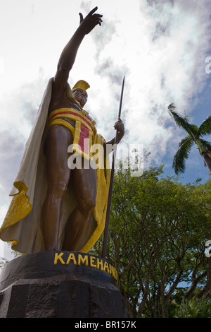 Statue du Roi Kamehameha le premier roi. Une statue du Roi Kamehameha le Grand, roi-guerrier qui united îles hawaïennes Banque D'Images