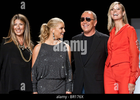 10 septembre 2010 -Nouveau Yok,USA - Nina Garcia, Jessica Simpson, Michael Kors, Heidi Klum au Project Runway saison 8 Banque D'Images