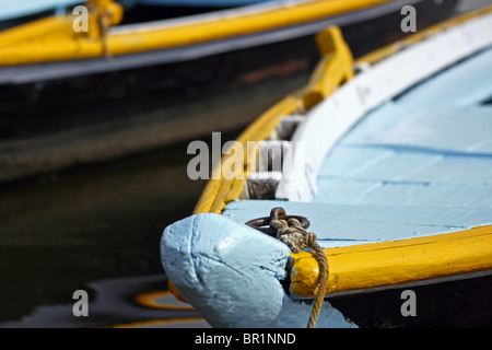 Bateaux à passagers sur le Gange, Varanasi, Inde Banque D'Images