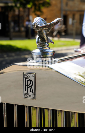 Rolls Royce classique sur Broadway High Street les Cotswolds Banque D'Images