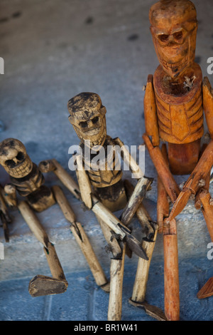 Le Jour des Morts les squelettes sculptés au Mexique Banque D'Images