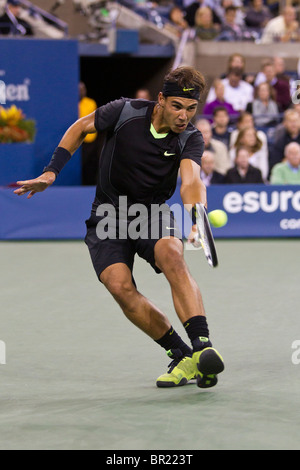 Rafael Nadal (ESP) de la compétition à l'US Open de Tennis 2010 Banque D'Images