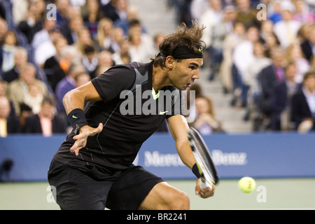 Rafael Nadal (ESP) de la compétition à l'US Open de Tennis 2010 Banque D'Images