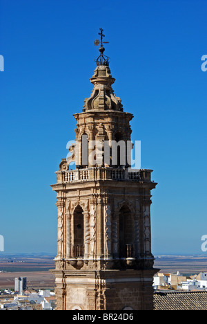 L'église et de la tour de Merced (Iglesia y Torre de la Merced), Osuna, Province de Séville, Andalousie, Espagne, Europe de l'Ouest. Banque D'Images