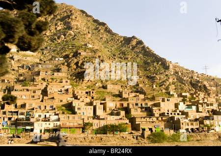 Vue d'un des nombreux quartiers de colline à Kaboul. Banque D'Images