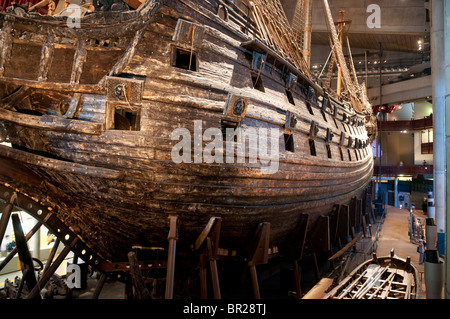 Le navire de guerre suédois Vasa dans le musée Vasa (Vasamuseet) à Stockholm, en Suède. Banque D'Images