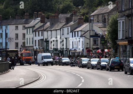 Derby Road, A6, rue principale grâce à Matlock Bath, Derbyshire, Peak District, England, UK Banque D'Images