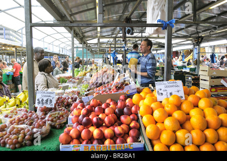 Birmingham Bull Ring en plein air du marché. Banque D'Images