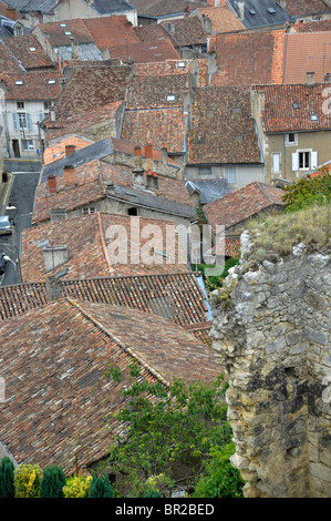 Vue sur les toits de Chauvigny médiévale Poitou Charentes France Banque D'Images